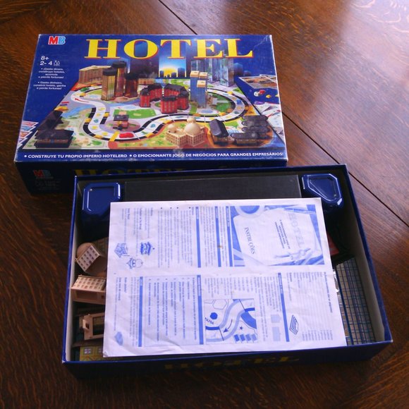 Hotel board game Spanish Version real-estate game 3 dimensional buildings player - Picture 3 of 16